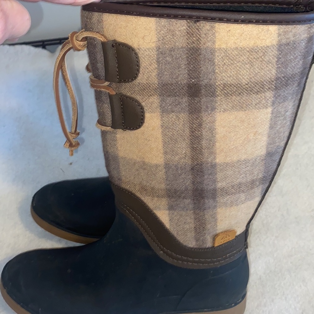 Beautiful Kamik waterproof lined boots - Picture 4 of 11